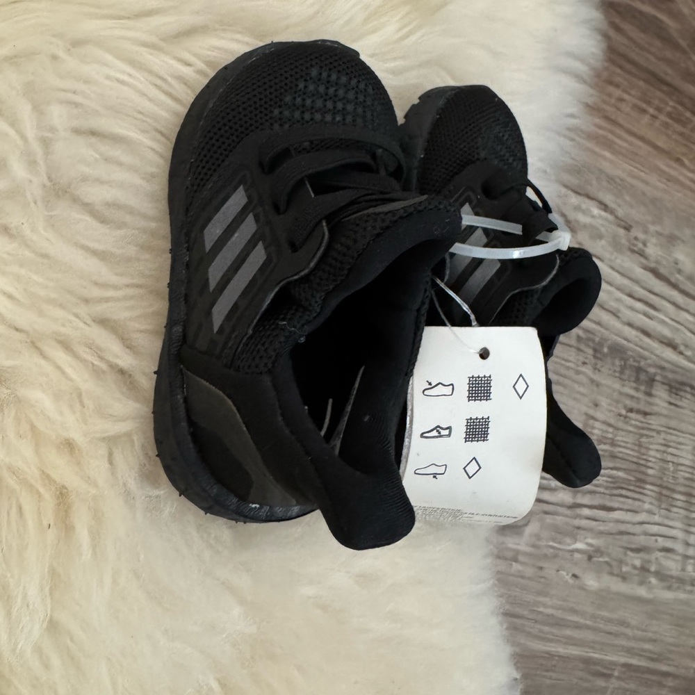 Adidas eco ortholite sneaker